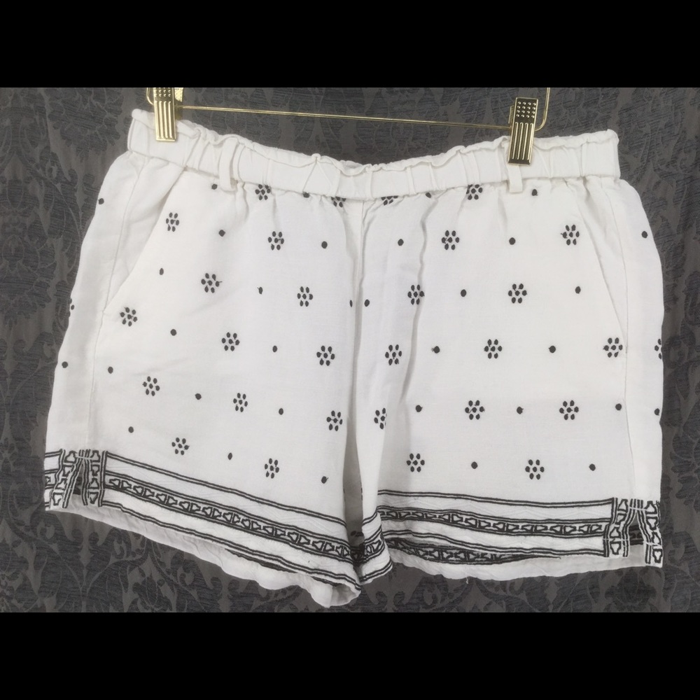 LOFT M Linen White W/Black Shorts